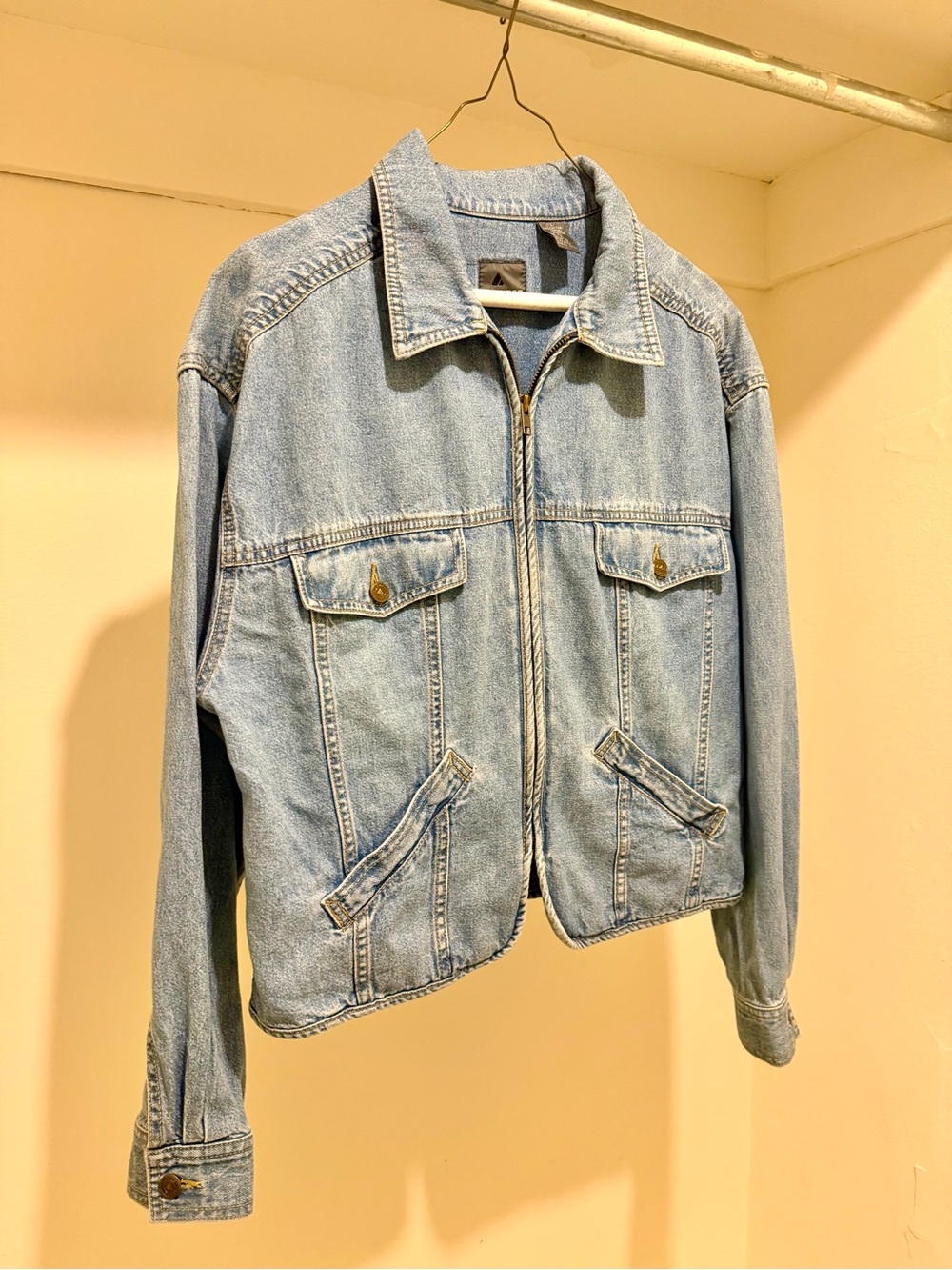 90s Vintage 🩵 Lizwear x Liz Claiborne Denim Jacket - Picture 5 of 5